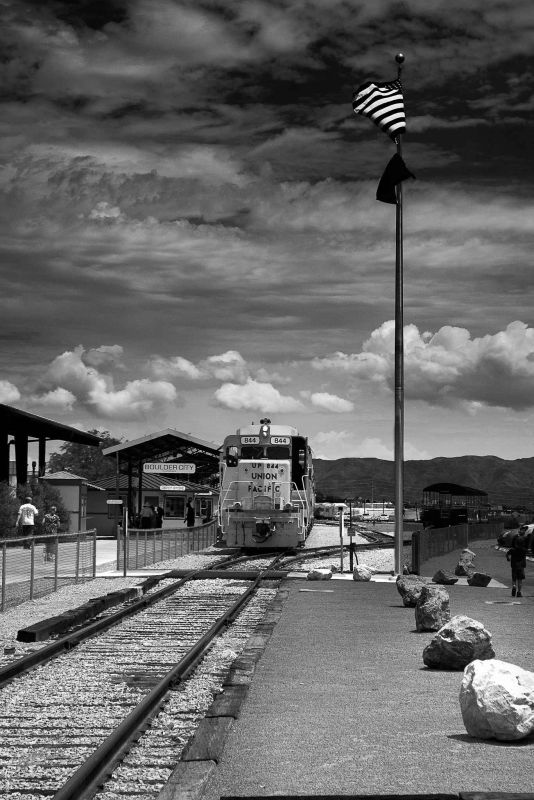 2331 black and white.jpg